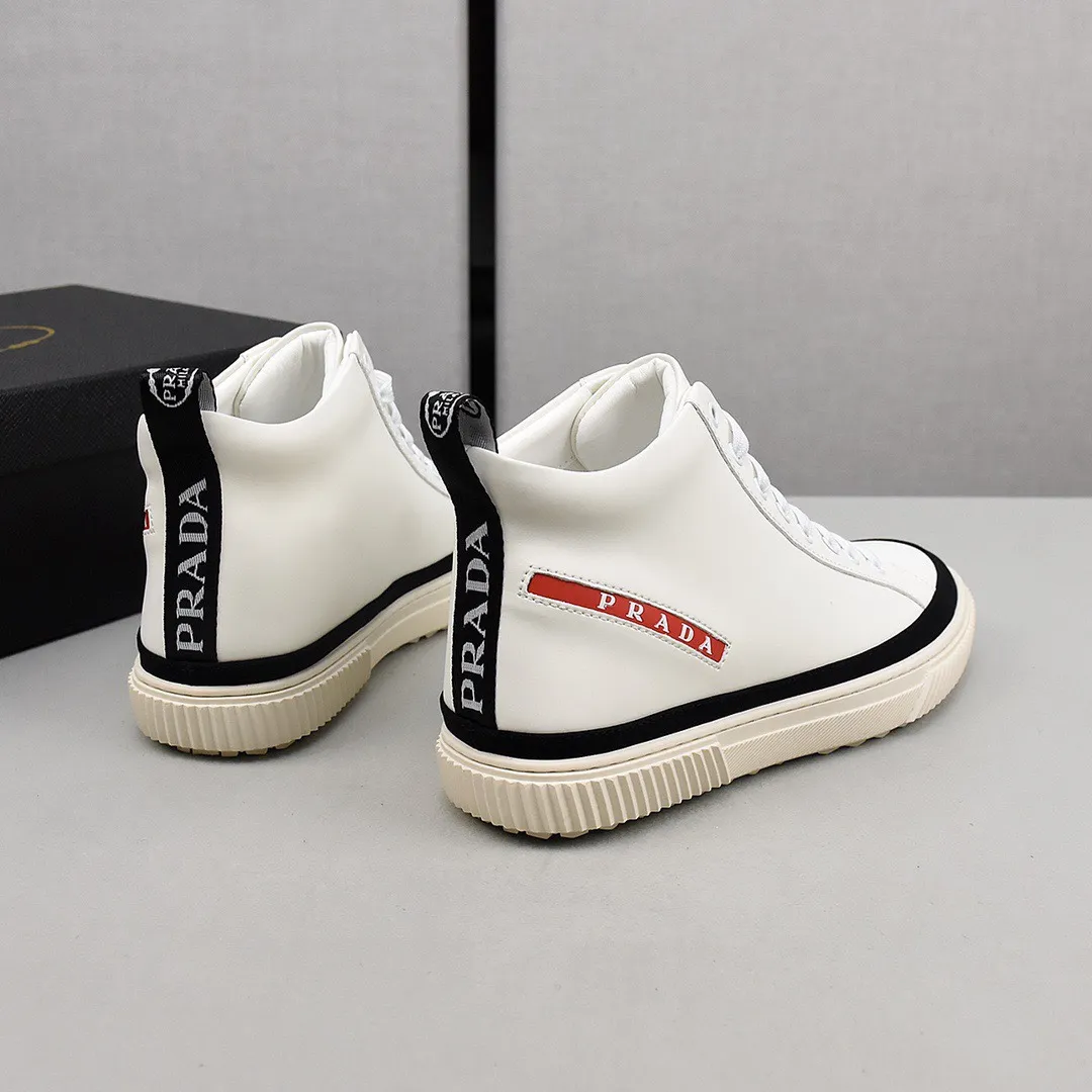 PRADA [Prada] high-top sports and casual shoes. Men's shoes 💰440💰. The upper is made of cowhide, sheepskin lining, rubber outsole, comfortable on the feet, men's size 38-44, choose according to your usual wearing size.